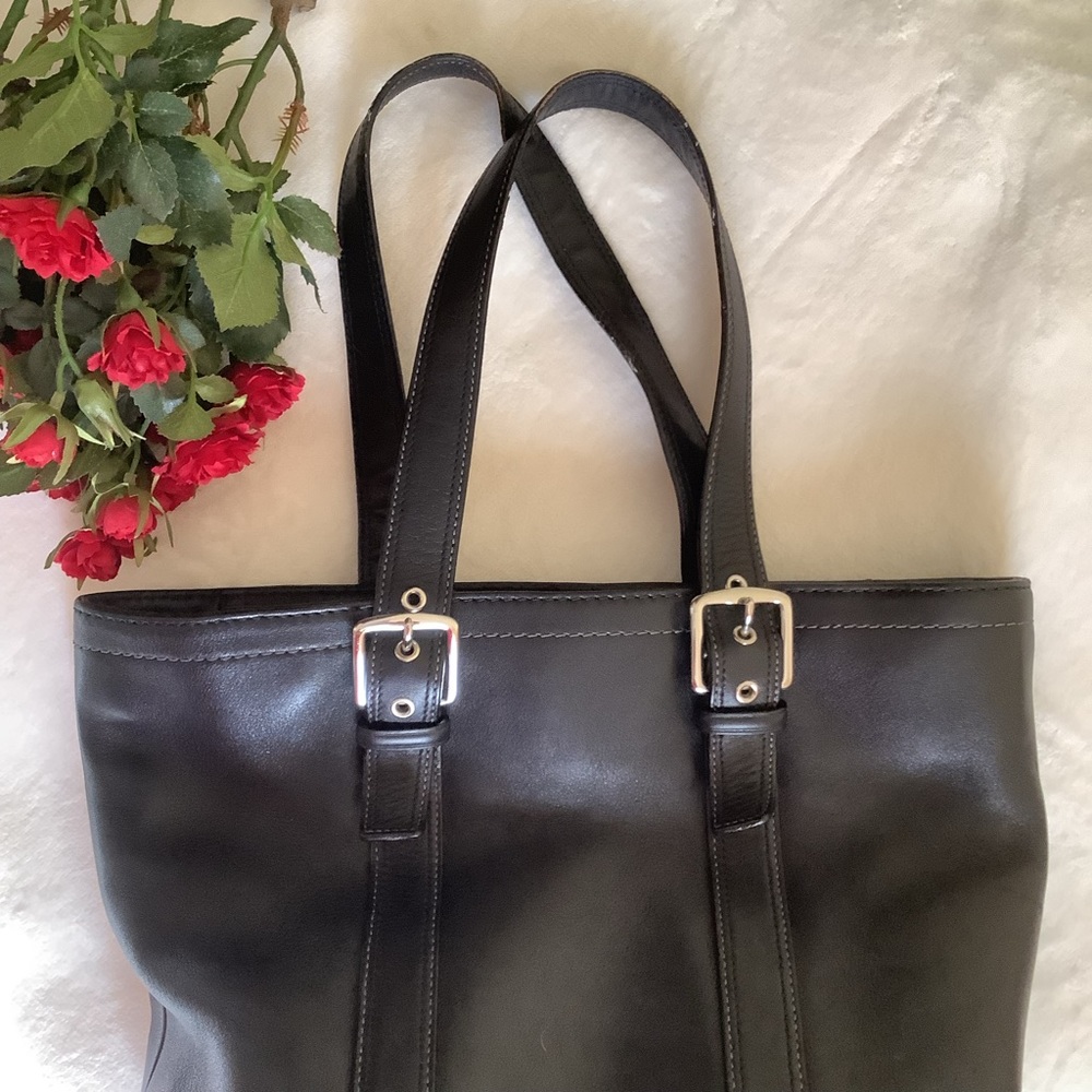 Coach Leather Purse - Picture 10 of 16